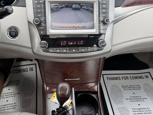 Used 2011 Toyota Avalon Limited FWD image 17