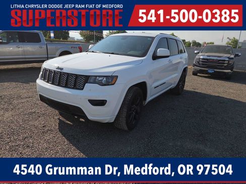 Used 2018 Jeep Grand Cherokee Altitude AWD/4WD image 1