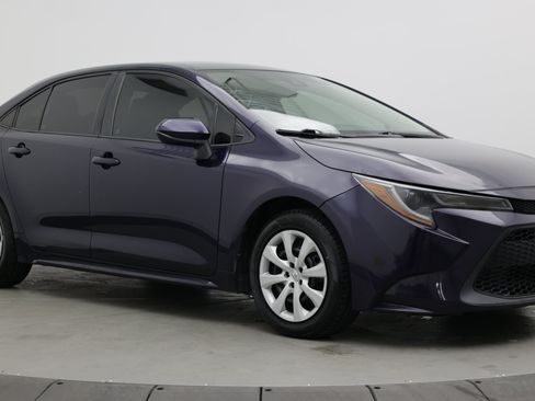 Used 2021 Toyota Corolla LE FWD image 3