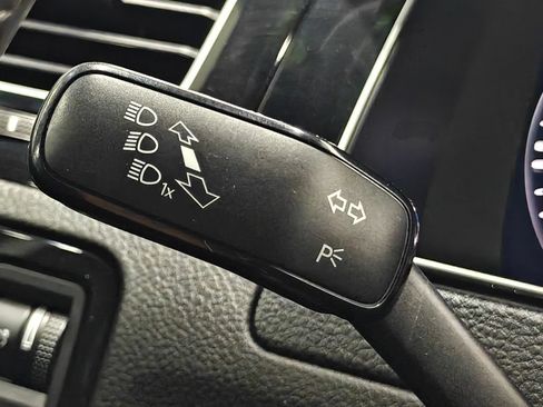 Used 2019 Volkswagen Golf R 4-Door AWD/4WD image 46