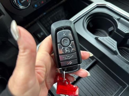 Used 2020 Ford F250 Lariat AWD/4WD image 29