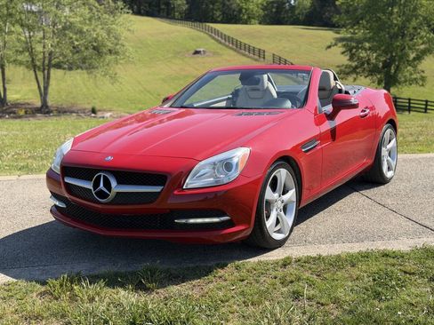 Used 2013 Mercedes-Benz SLK 350 image 3