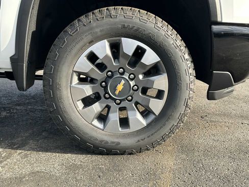 New 2026 Chevrolet Silverado 2500 Custom w/ Custom Value Package image 9