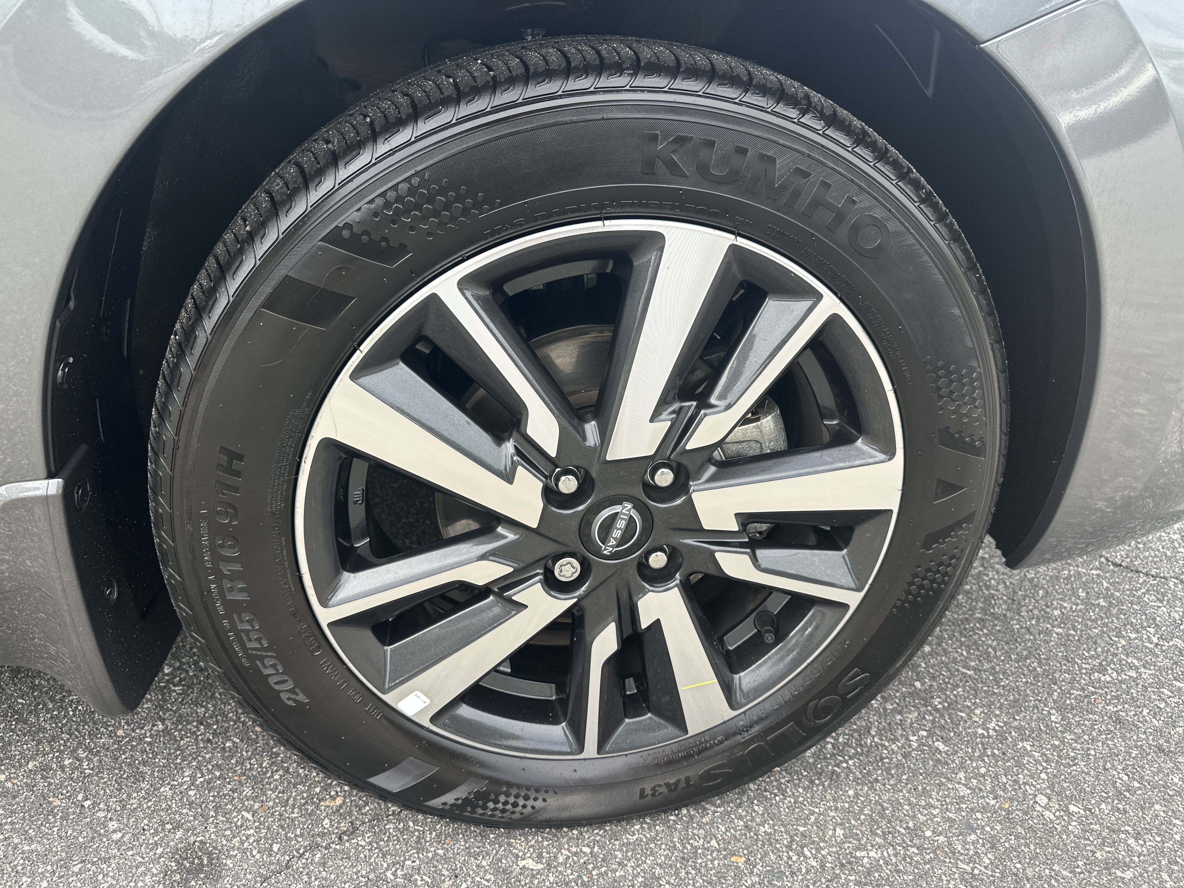 Certified 2025 Nissan Versa SV w/ Trunk Package FWD image 12
