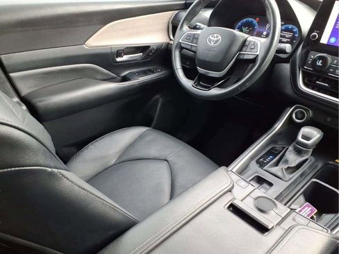 Used 2024 Toyota Grand Highlander FWD image 10