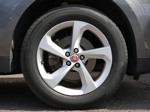 Used 2019 Jaguar F-PACE Premium AWD/4WD image 10