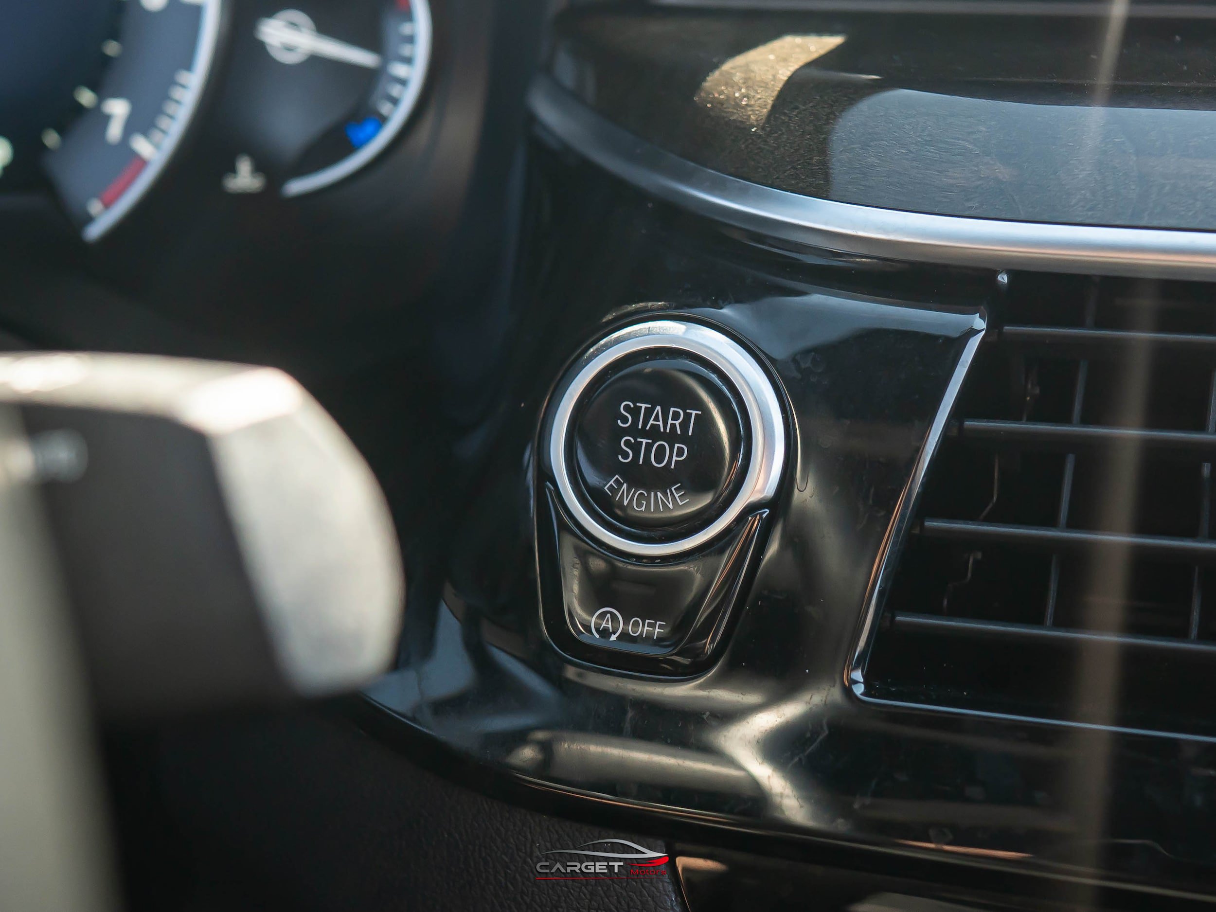 Used 2019 BMW 540i w/ M Sport Package RWD image 33