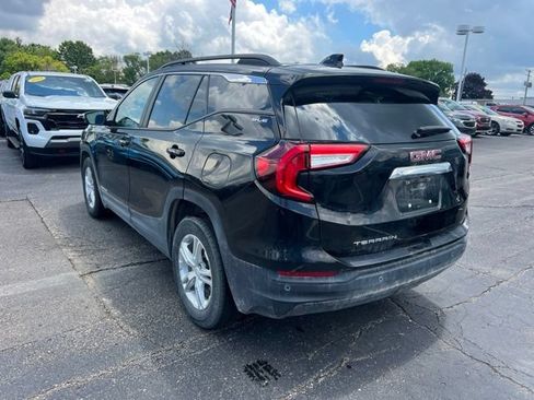 Used 2023 GMC Terrain SLE w/ Driver Convenience Package FWD image 8