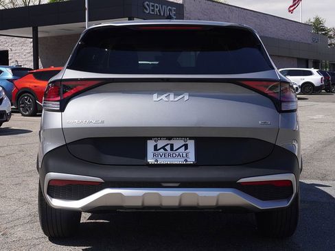Used 2023 Kia Sportage LX AWD/4WD image 11