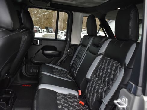 Used 2021 Jeep Wrangler Unlimited Sport image 14