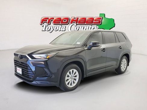Used 2025 Toyota Grand Highlander AWD image 1
