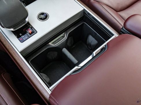 Used 2024 Land Rover Range Rover SE image 58