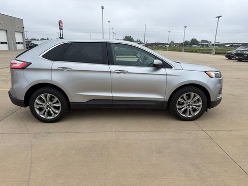 Used 2024 Ford Edge Titanium AWD/4WD image 2