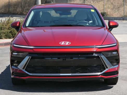 Certified 2025 Hyundai Sonata SEL FWD image 8