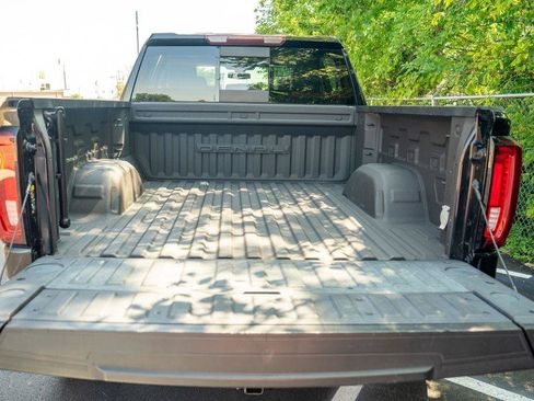 Used 2022 GMC Sierra 1500 Denali w/ Denali Premium Package AWD/4WD image 22