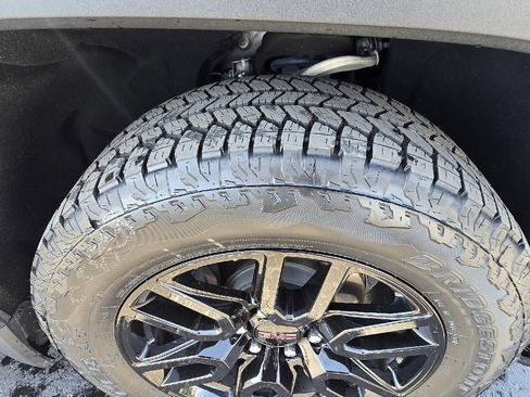 Used 2022 GMC Sierra 1500 Elevation AWD/4WD image 9