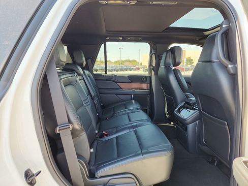 Used 2023 Lincoln Navigator Reserve AWD/4WD image 13