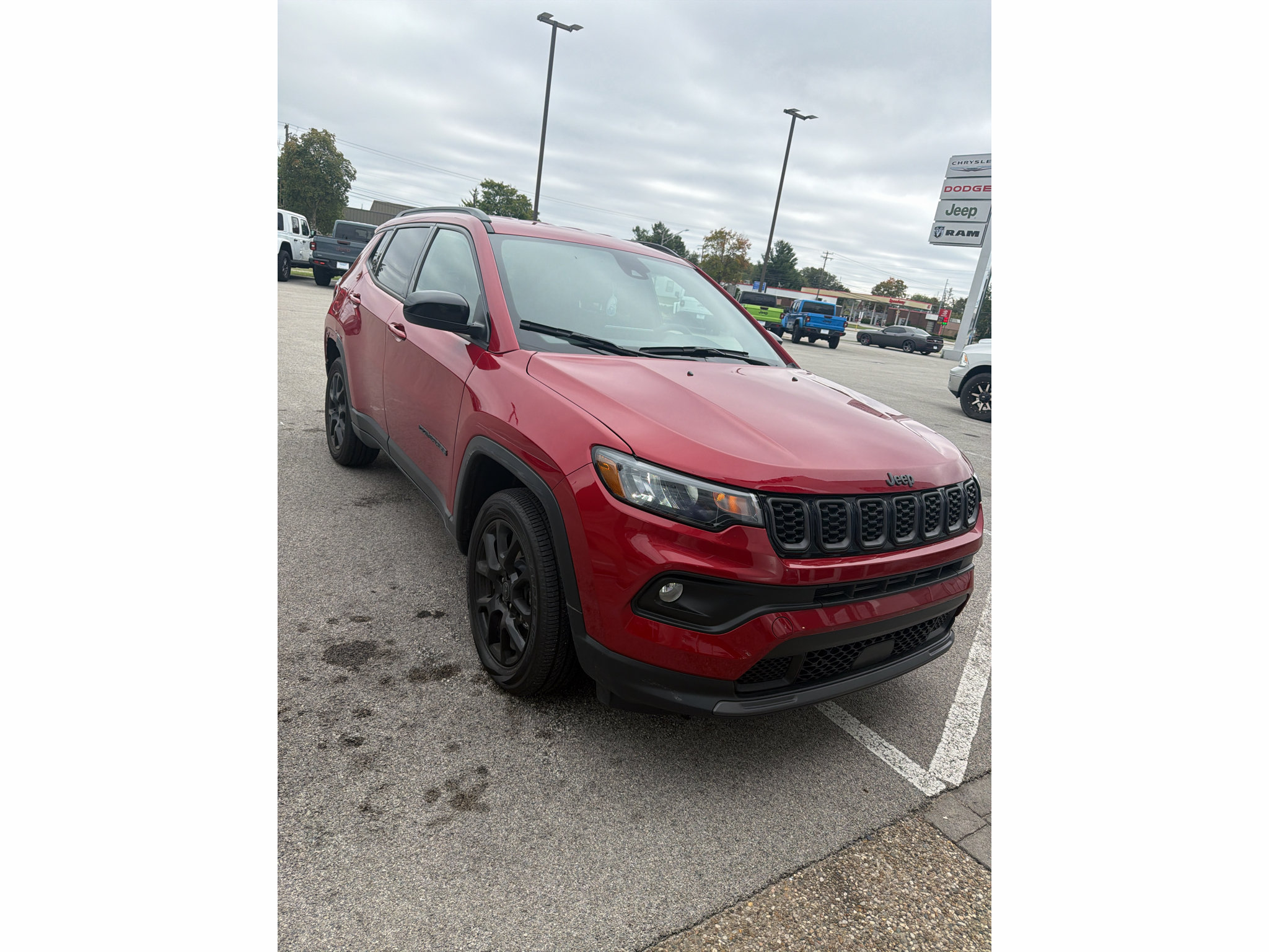 Used 2026 Jeep Compass Latitude AWD/4WD image 10