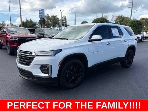 Used 2022 Chevrolet Traverse LT FWD image 3