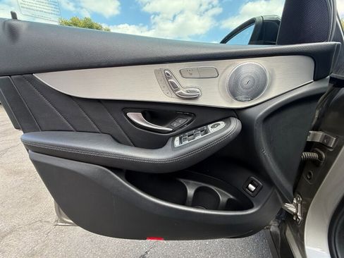 Used 2019 Mercedes-Benz GLC 300 image 21