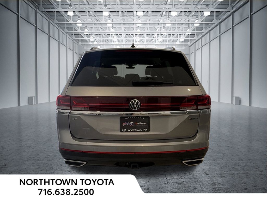 Used 2025 Volkswagen Atlas SE AWD/4WD image 7