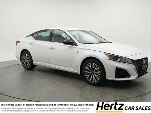 Used 2025 Nissan Altima 2.5 SV image 1