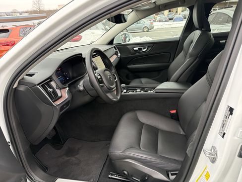 Certified 2025 Volvo V60 B5 Cross Country Plus AWD/4WD image 5