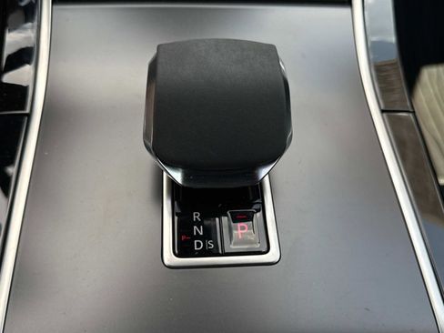 Certified 2024 Land Rover Range Rover Evoque Dynamic SE image 21