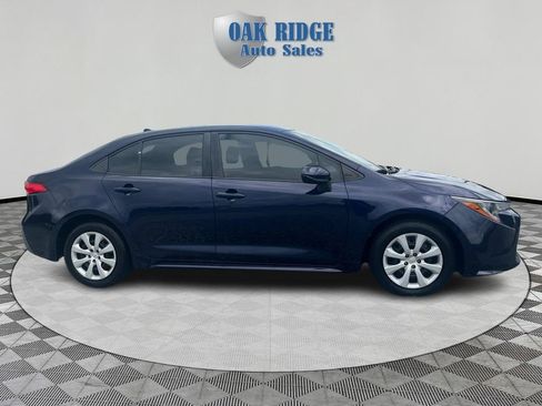 Used 2020 Toyota Corolla LE FWD image 4