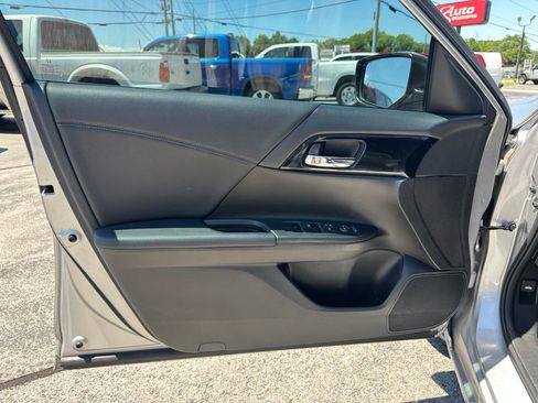 Used 2015 Honda Accord Sport image 14