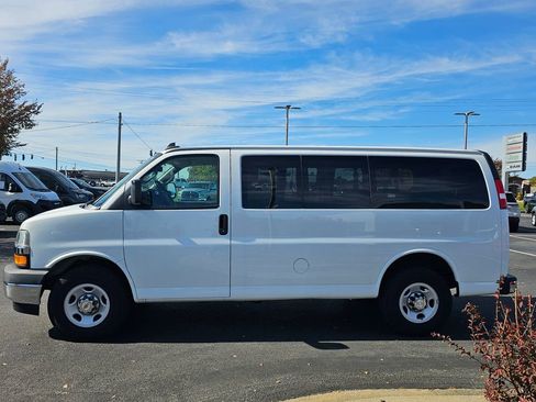 Used 2019 Chevrolet Express 3500 LT w/ LT Preferred Equipment Group image 9