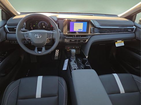 Used 2026 Toyota Camry SE w/ Convenience Package image 15