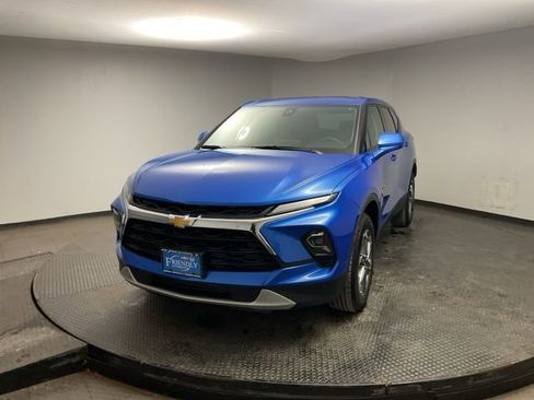 Used 2024 Chevrolet Blazer LT FWD image 3