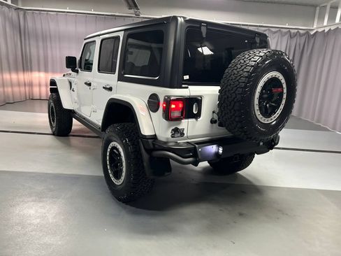 Used 2023 Jeep Wrangler Unlimited Rubicon w/ Cold Weather Group AWD/4WD image 5