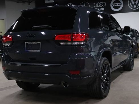 Used 2018 Jeep Grand Cherokee Altitude image 5