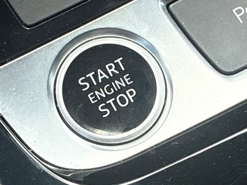 Used 2023 Audi Q8 Premium Plus image 35