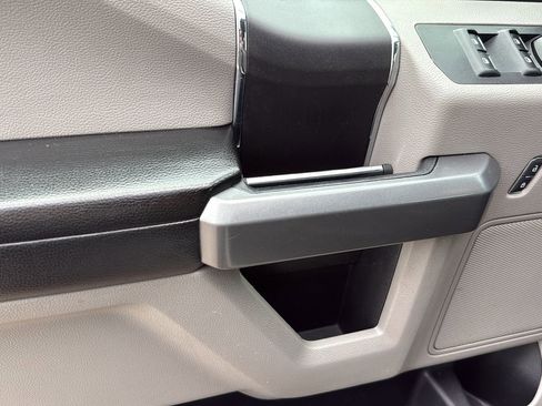 Used 2018 Ford F150 XLT RWD image 5