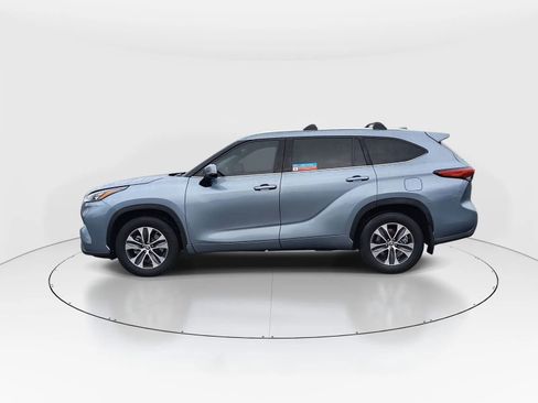 Used 2020 Toyota Highlander XLE image 5