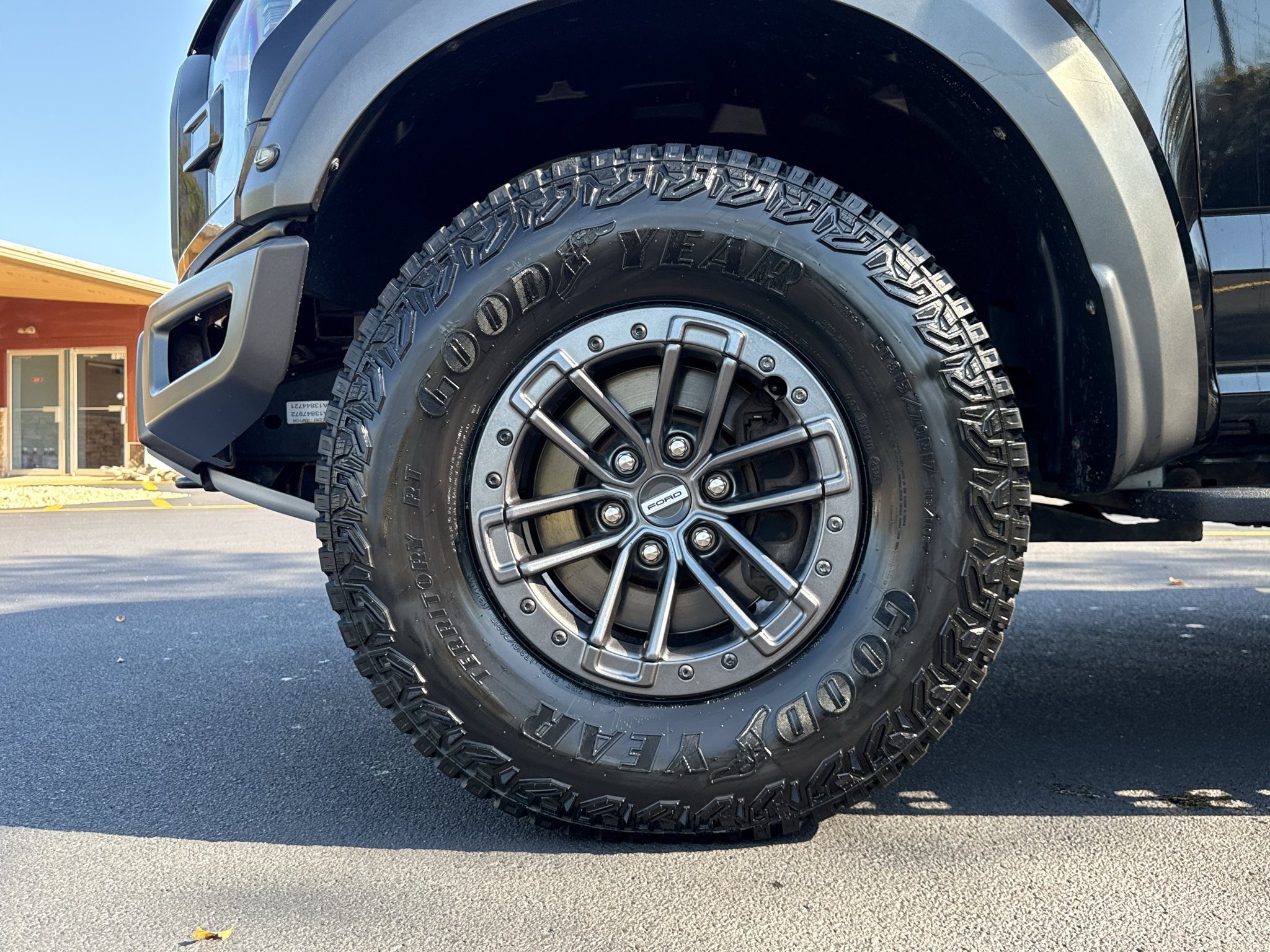 Used 2019 Ford F150 Raptor w/ Equipment Group 802A Luxury AWD/4WD image 9
