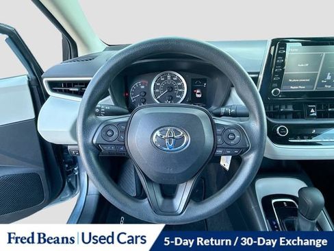 Used 2021 Toyota Corolla LE image 11