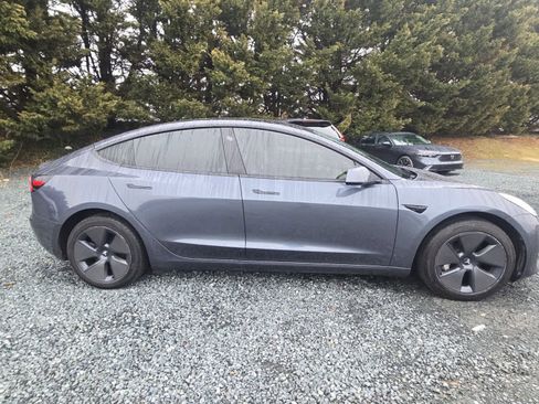 Used 2023 Tesla Model 3 Standard Range image 5