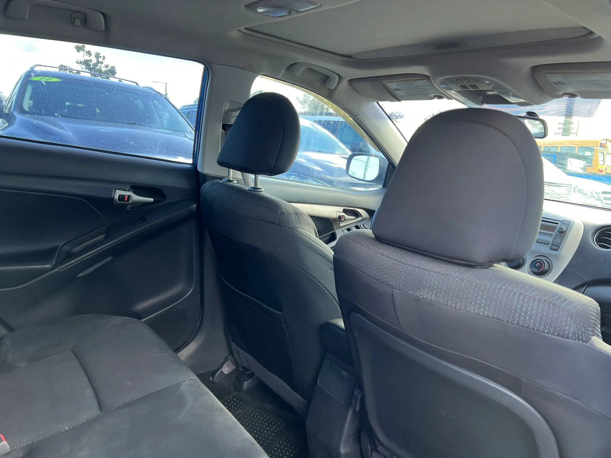 Used 2009 Toyota Matrix S w/ All Weather Guard Pkg FWD image 14