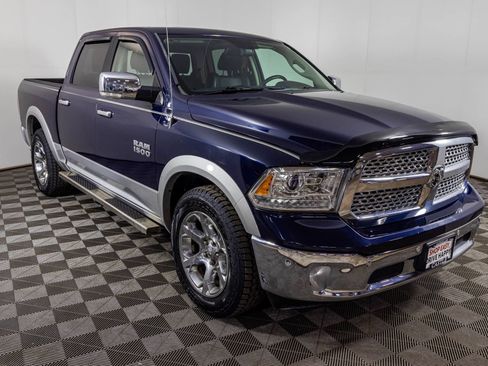 Used 2016 RAM 1500 Laramie w/ Convenience Group AWD/4WD image 17