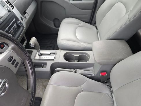 Used 2015 Nissan Frontier Desert Runner image 26