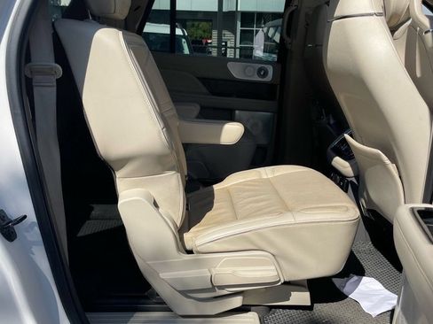 Used 2019 Lincoln Navigator L Reserve w/ Cargo Package AWD/4WD image 11