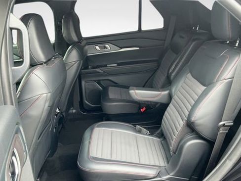 Used 2025 Ford Explorer ST-Line w/ Premium Package RWD image 12