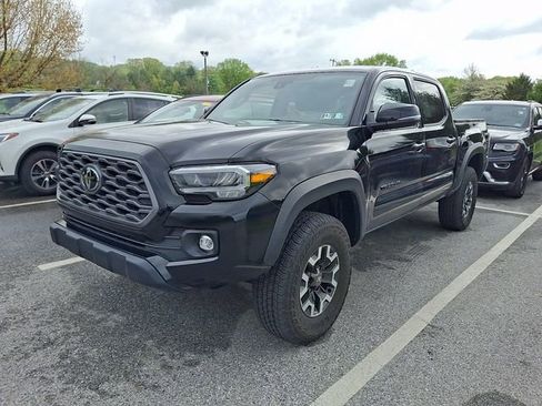 Certified 2023 Toyota Tacoma TRD Off-Road AWD/4WD image 3