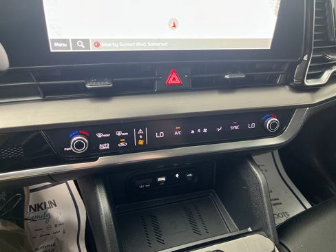 Used 2024 Kia Sportage EX AWD/4WD image 20