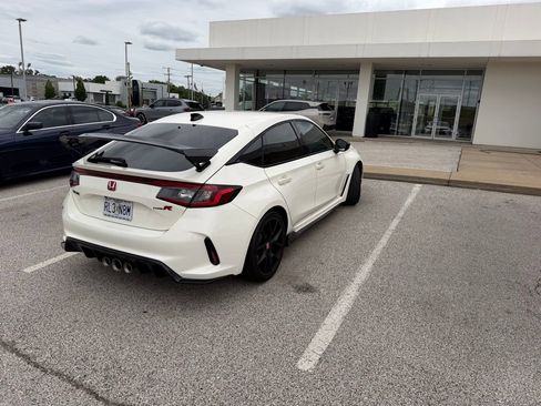 Used 2024 Honda Civic Type R image 5