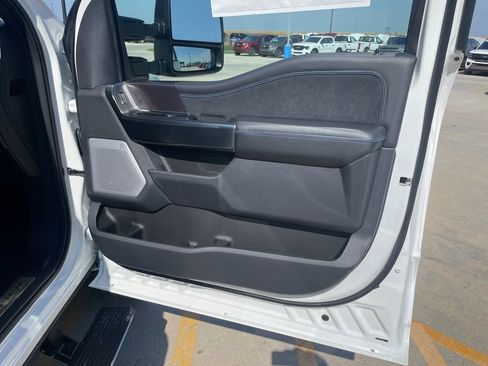 New 2026 Ford F350 Platinum w/ FX4 Off-Road Package image 27